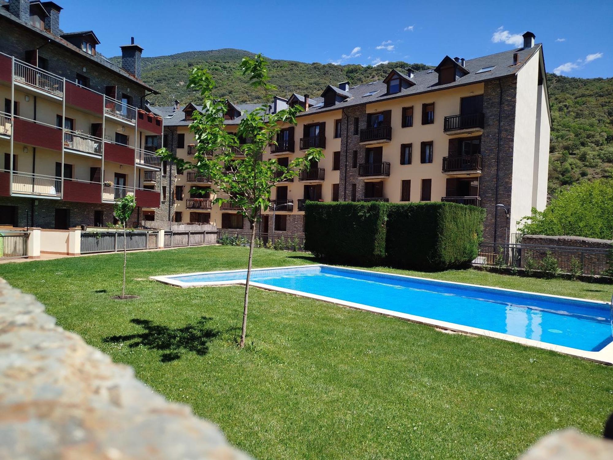 Apartaments Sort Pirineus エクステリア 写真